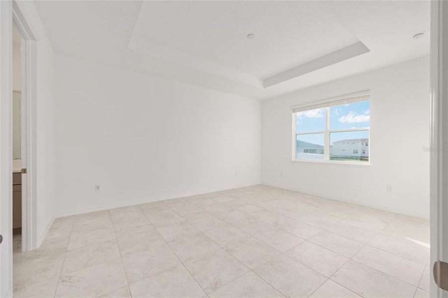 Spacious, unfurnished interior of a new home in Calesa Township, Ocala (Image 27).