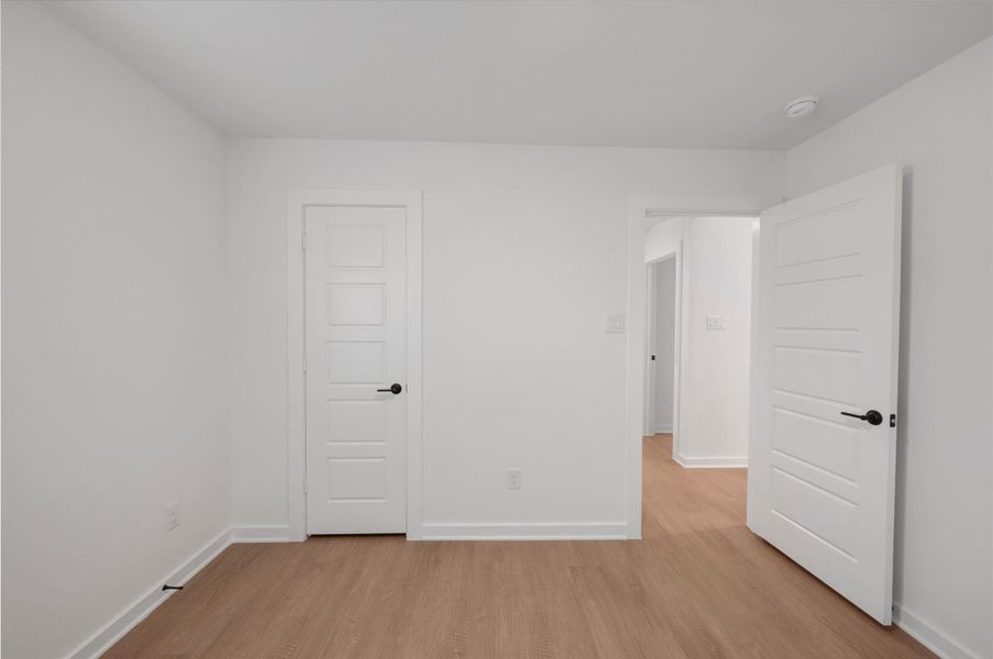 Spacious, unfurnished interior of a new home in Summerview, Fulshear (Image 26).