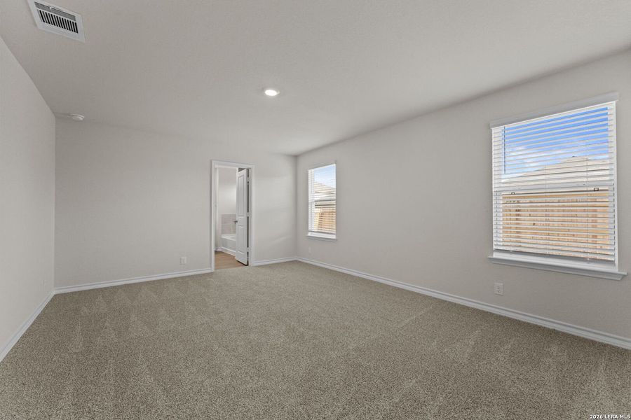 Spacious, unfurnished interior of a new home in Steele Creek, Cibolo (Image 26).