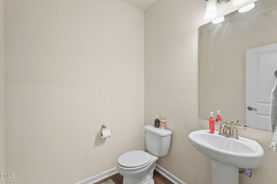 321_Parker_Station_Avenue_025 321_Parker_Station_Avenue_025