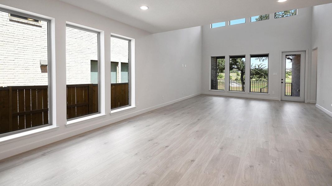 Spacious, unfurnished interior of a new home in 6 Creeks, Kyle (Image 12).