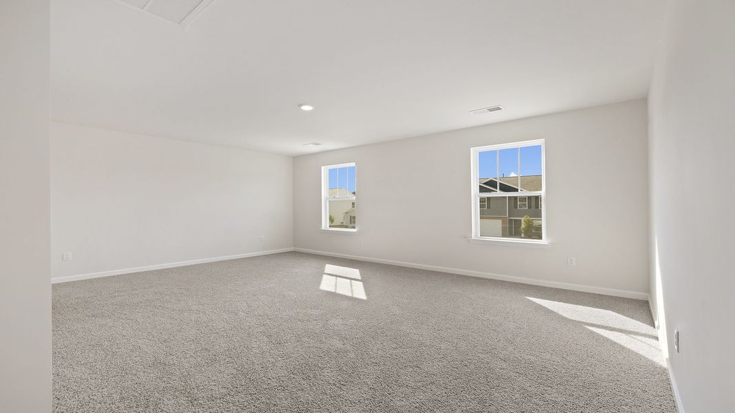 Spacious, unfurnished interior of a new home in Woodhaven, Spartanburg (Image 25).