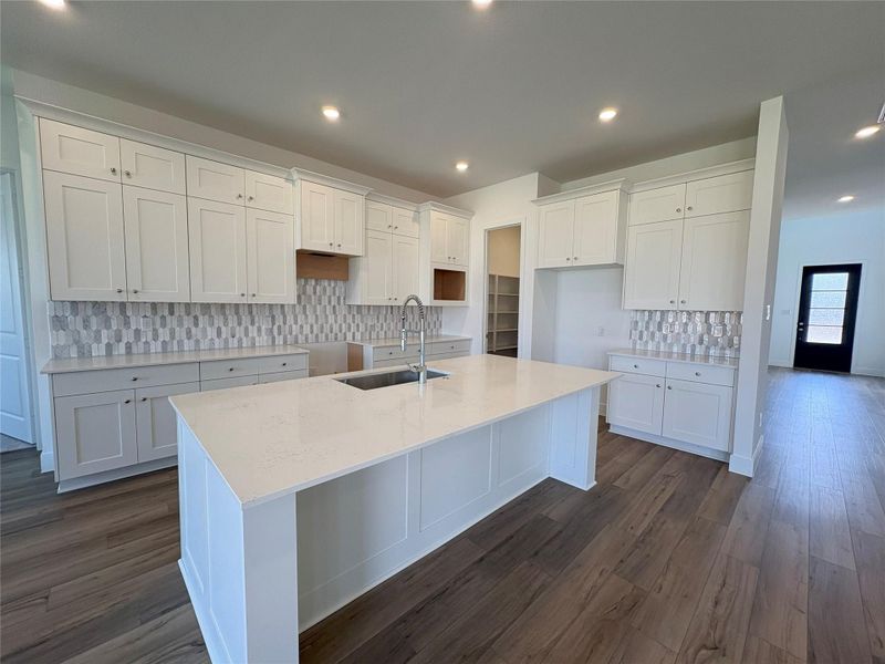 Pictures are representative of same floor plan - not the actual home Pictures are representative of same floor plan - not the actual home