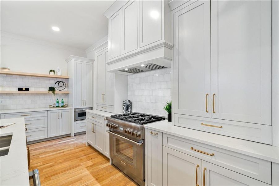 Furnished interior view inside a new home in Pendergrast Farm, Atlanta (Image 58).