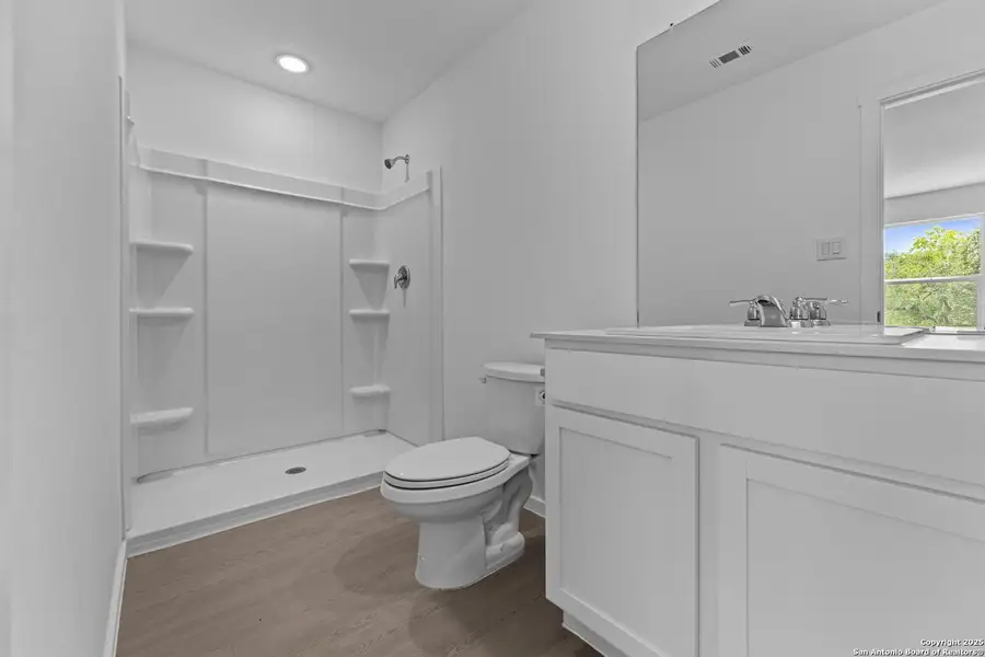 Furnished interior view inside a new home in Lodi Grove, Floresville (Image 5).