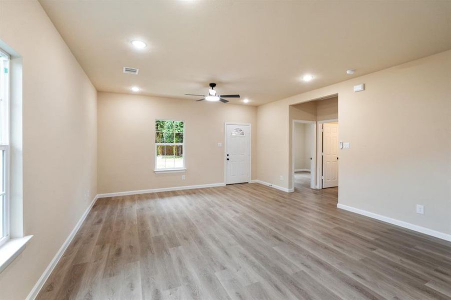 Spacious, unfurnished interior of a new home in , Mabank (Image 27).