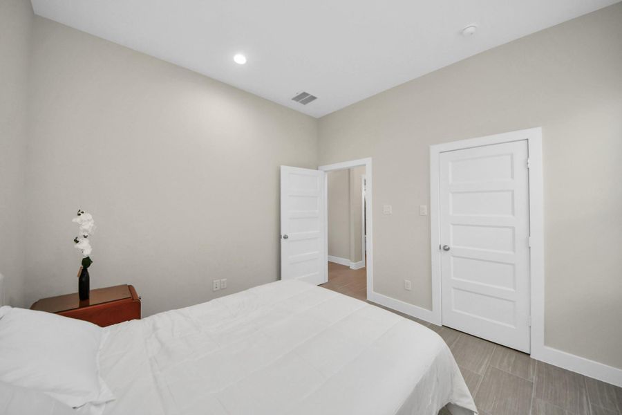 Secondary bedroom Secondary bedroom