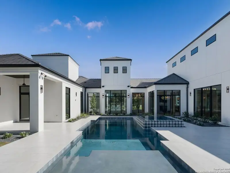 Exterior details and patio area of a home in , San Antonio (Image 4).