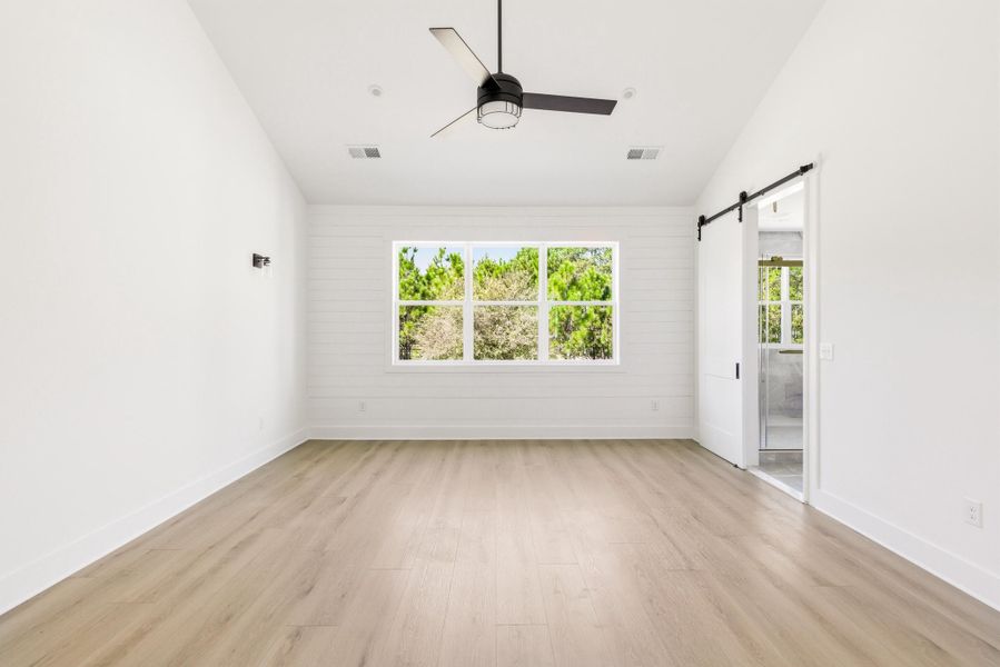 Spacious, unfurnished interior of a new home in , Johns Island (Image 72).