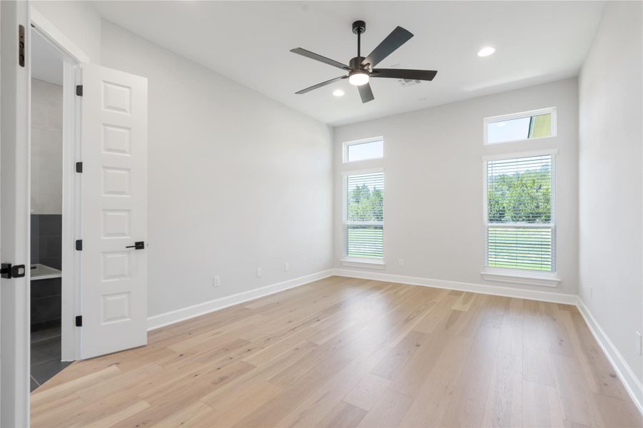 Spacious, unfurnished interior of a new home in , Dripping Springs (Image 18).