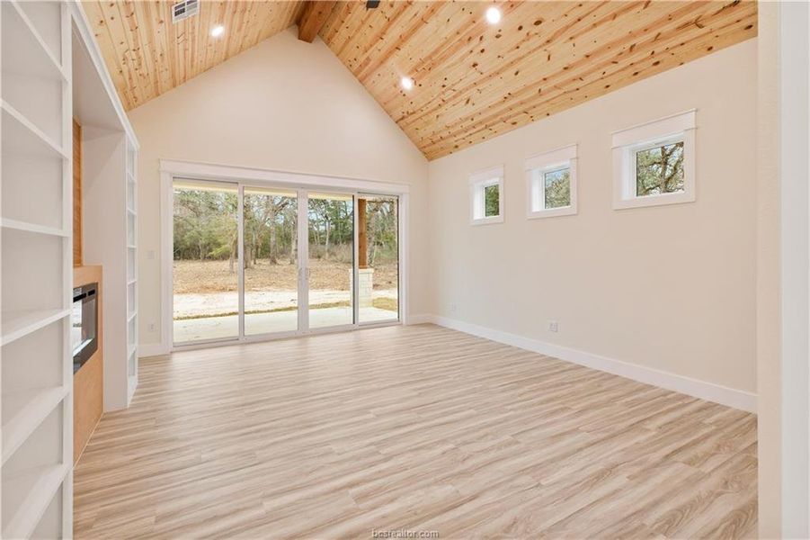 Spacious, unfurnished interior of a new home in , Franklin (Image 38).