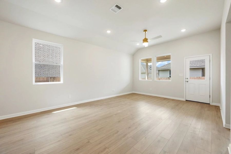 Spacious, unfurnished interior of a new home in La Cima, San Marcos (Image 12). Spacious, unfurnished interior of a new home in La Cima, San Marcos (Image 12).