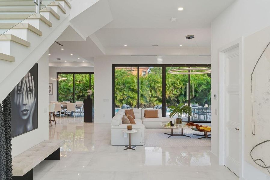 1050 NE 3rd Ave Boca Raton FL 77