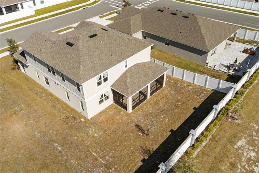 Exterior details and patio area of a home in Seasons at Lakeside Forest, Tavares (Image 25).