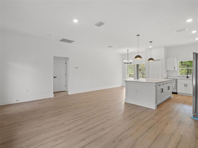 Spacious, unfurnished interior of a new home in , Ocklawaha (Image 16).