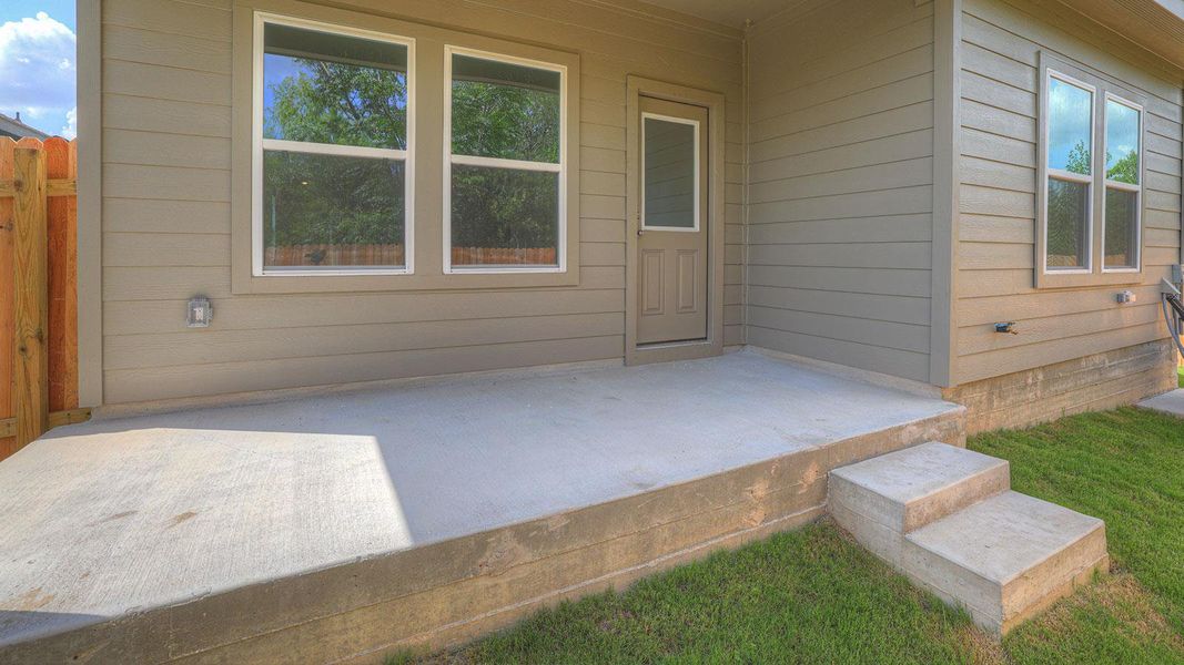 Exterior details and patio area of a home in Bollinger, Maxwell (Image 4).