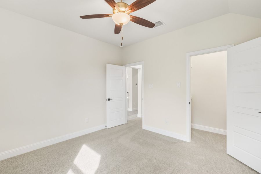 Spacious, unfurnished interior of a new home in Edgewater, Fate (Image 45).