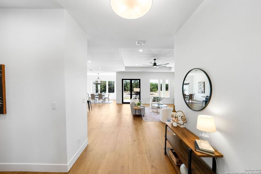 Furnished interior view inside a new home in , Bandera (Image 34).