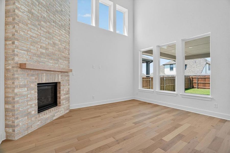 Spacious, unfurnished interior of a new home in Tavolo Park, Fort Worth (Image 11).