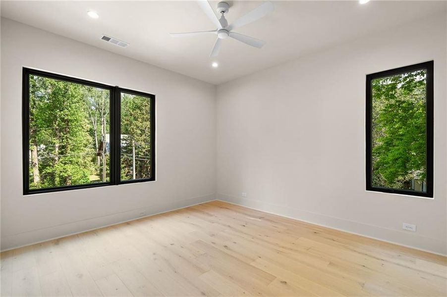Spacious, unfurnished interior of a new home in , Atlanta (Image 24).