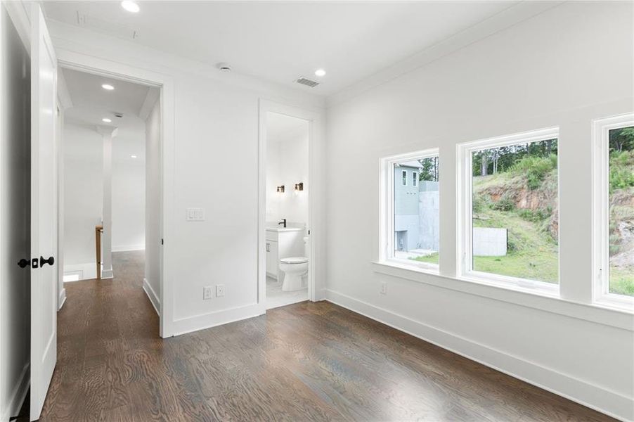 Spacious, unfurnished interior of a new home in , Chattahoochee Hills (Image 16).