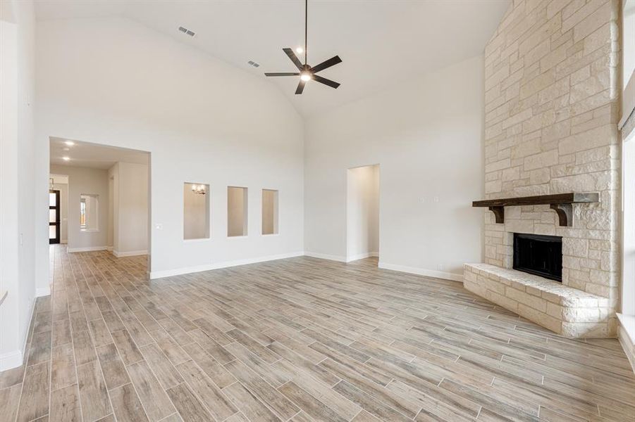 Spacious, unfurnished interior of a new home in Villages of Walnut Grove, Midlothian (Image 26).