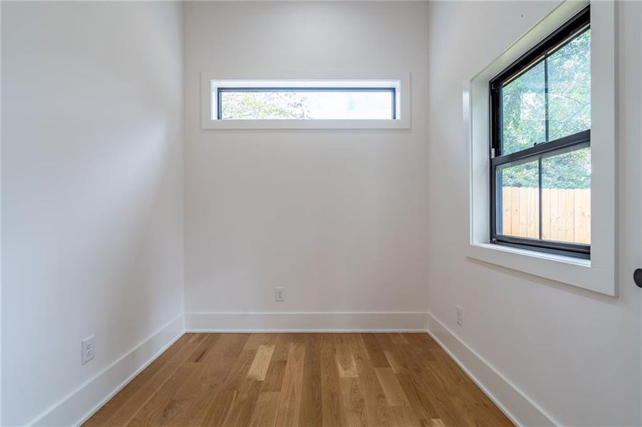 Spacious, unfurnished interior of a new home in , Brookhaven (Image 19).