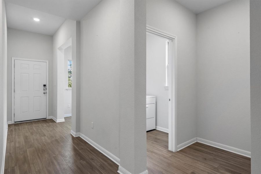 Spacious, unfurnished interior of a new home in The Ridge at Trinity Ranch, Elgin (Image 21).