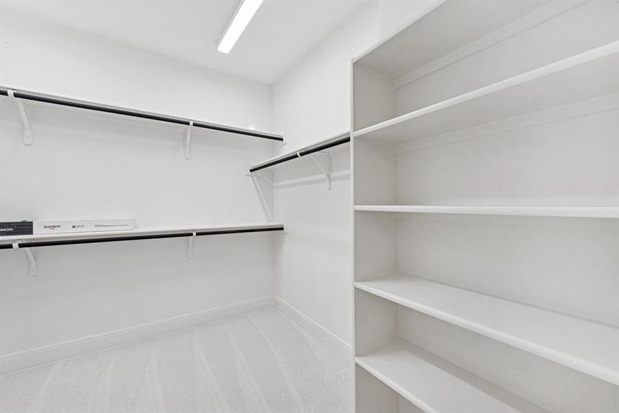 Spacious, unfurnished interior of a new home in Hillside at Las Colinas, Irving (Image 29).