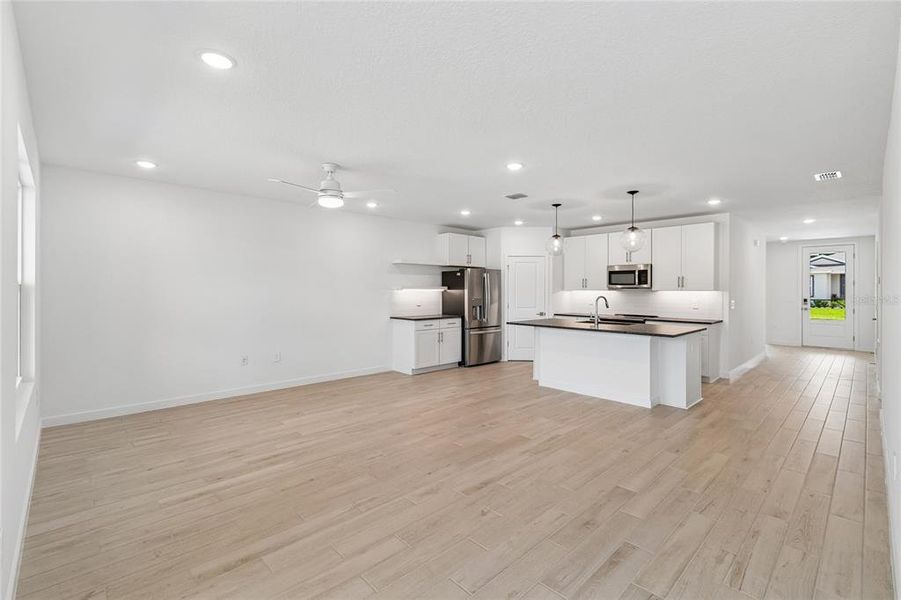 Spacious, unfurnished interior of a new home in Aspire at Canter Creek, Davenport (Image 16).