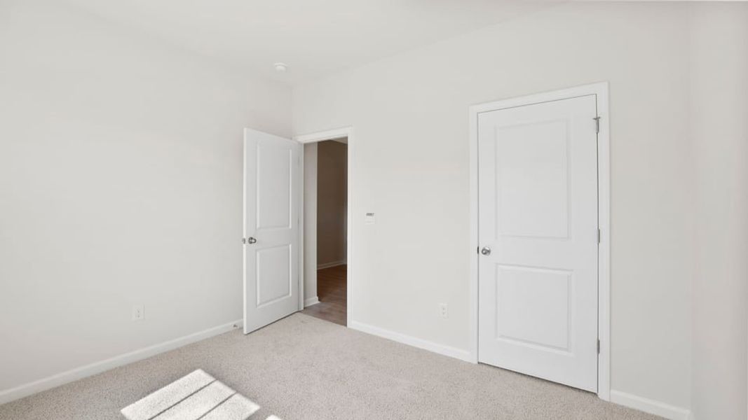 Spacious, unfurnished interior of a new home in Foxbank, Gray Court (Image 18).
