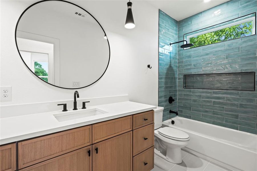 Furnished interior view inside a new home in , Dallas (Image 10).