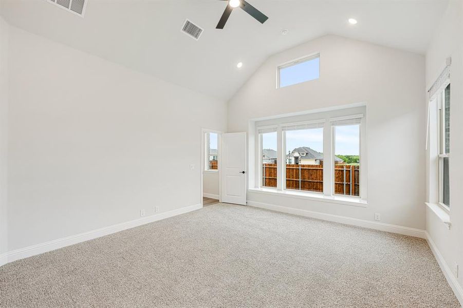 Spacious, unfurnished interior of a new home in Star Ranch, Godley (Image 30).