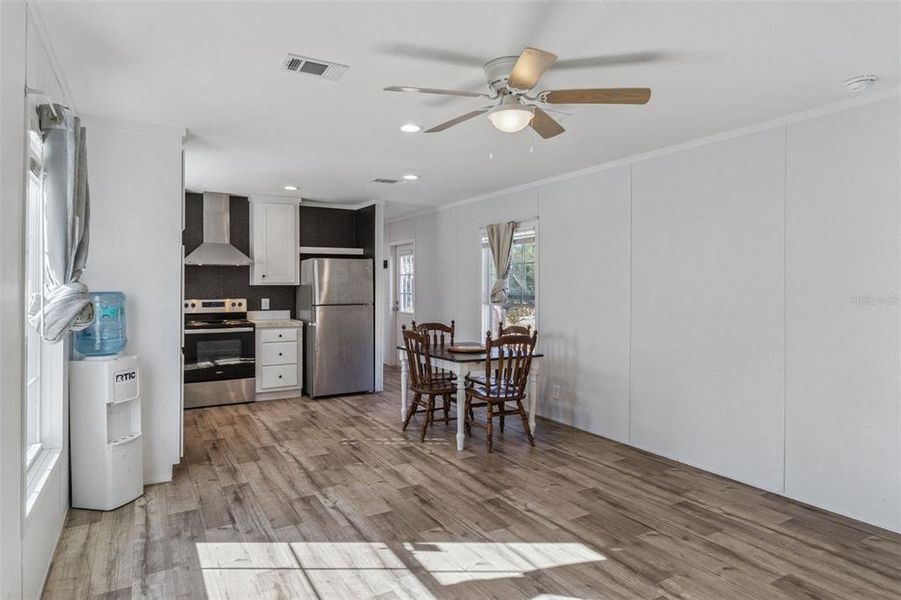Furnished interior view inside a new home in , Avon Park (Image 14).