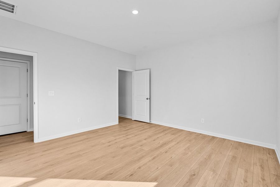 Spacious, unfurnished interior of a new home in Brayden, Advance (Image 35).