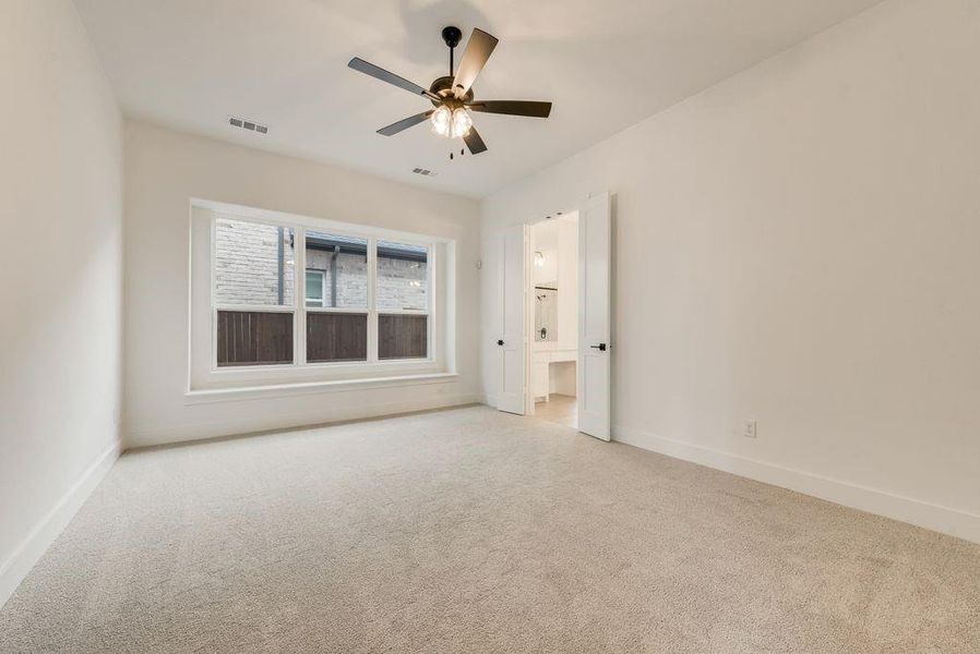 Spacious, unfurnished interior of a new home in Edgewater, Fate (Image 22).