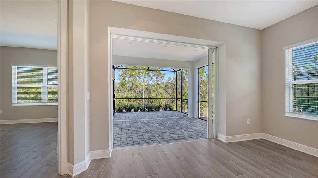 Spacious, unfurnished interior of a new home in , Venice (Image 34).