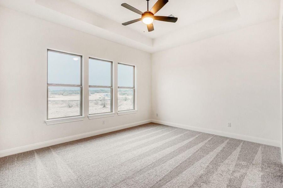 Spacious, unfurnished interior of a new home in 6 Creeks, Kyle (Image 9).