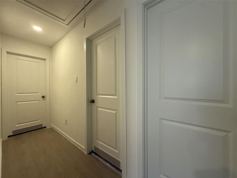 Spacious, unfurnished interior of a new home in Sweetgrass Village: Cottage Collection, Crosby (Image 11).