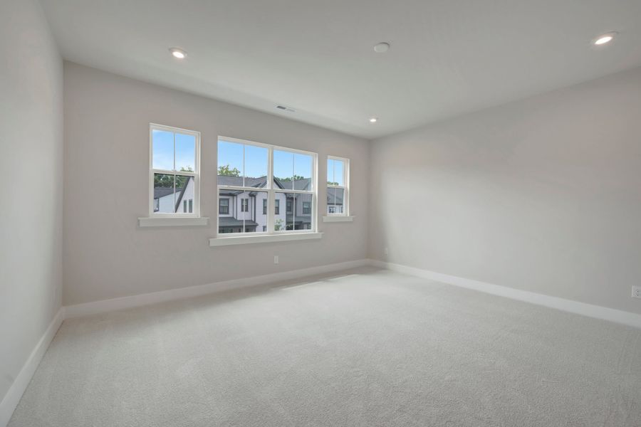 Spacious, unfurnished interior of a new home in Seven Oaks, Belmont (Image 27).