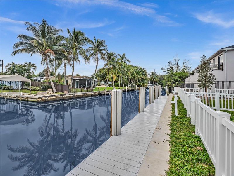 Exterior details and patio area of a home in , Dania Beach (Image 49).