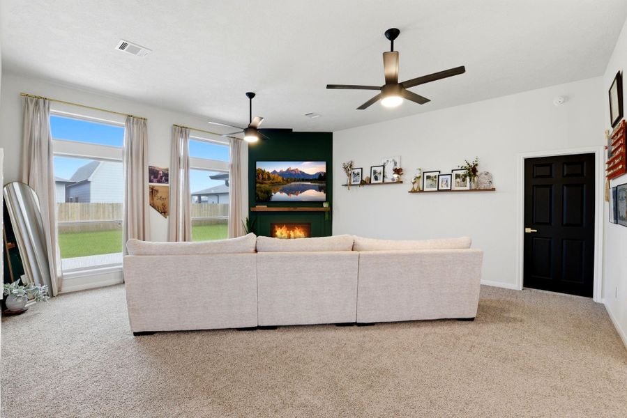 Furnished interior view inside a new home in Pedregal, Dickinson (Image 18).