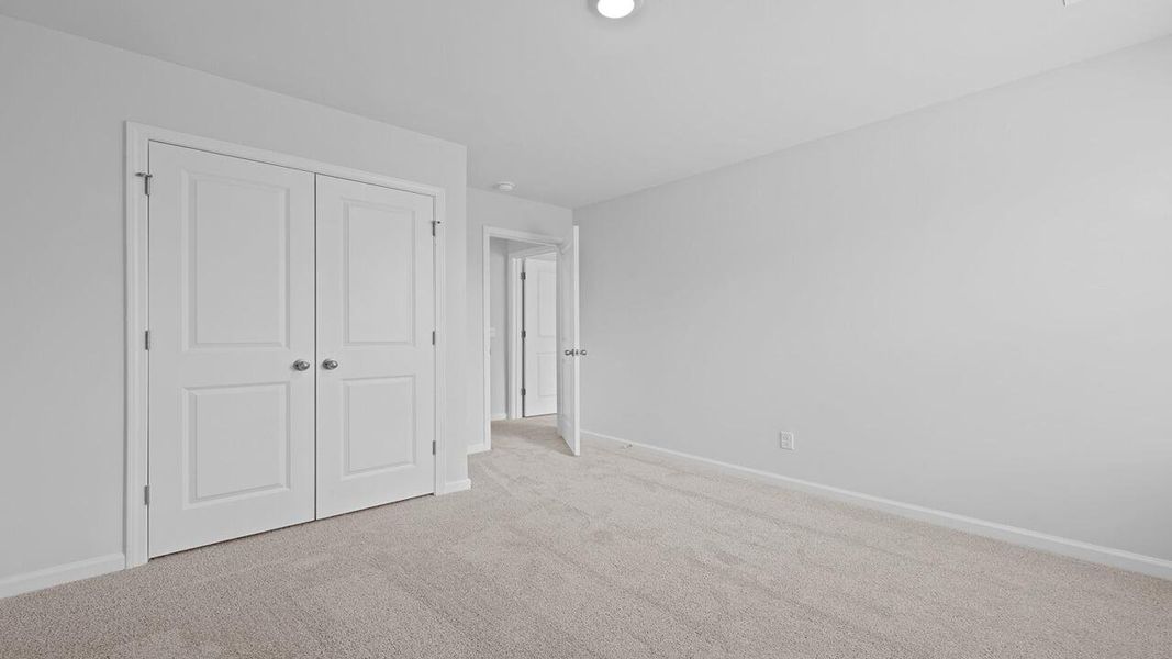 Spacious, unfurnished interior of a new home in Sheep Island, Summerville (Image 16).