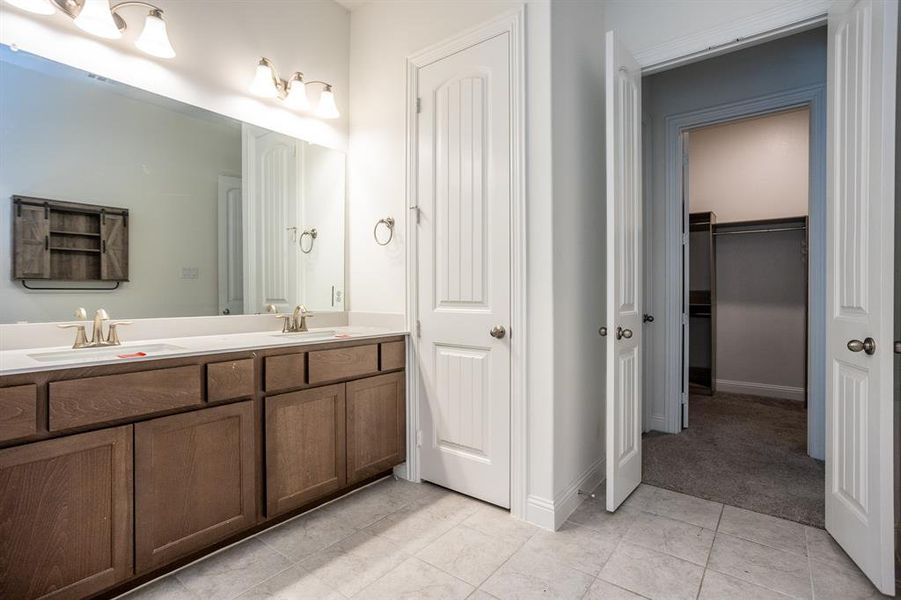 Furnished interior view inside a new home in , McKinney (Image 10).
