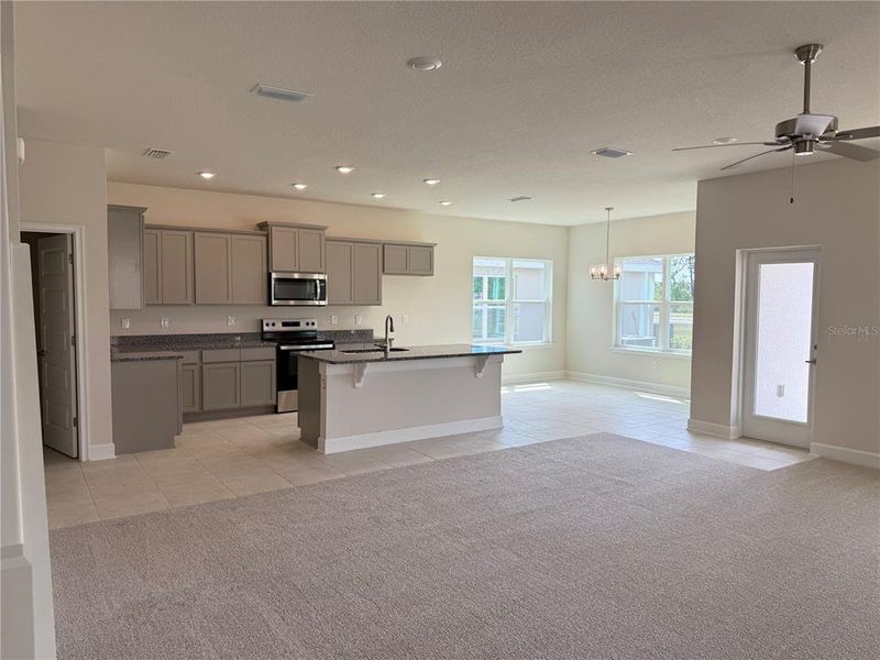 Spacious, unfurnished interior of a new home in , St. Cloud (Image 4).