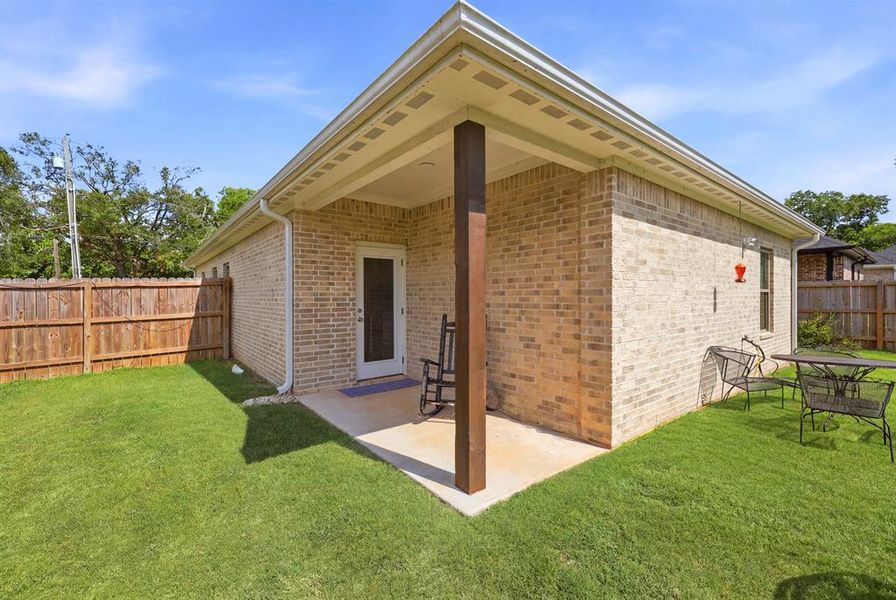 Exterior details and patio area of a home in , Arp (Image 23).