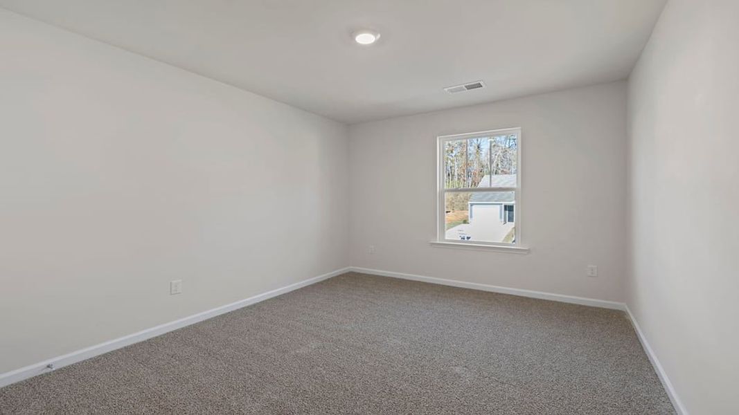 Spacious, unfurnished interior of a new home in Cloverdale Hills, Piedmont (Image 21).