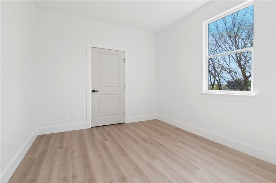 Spacious, unfurnished interior of a new home in , Glenn Heights (Image 26).