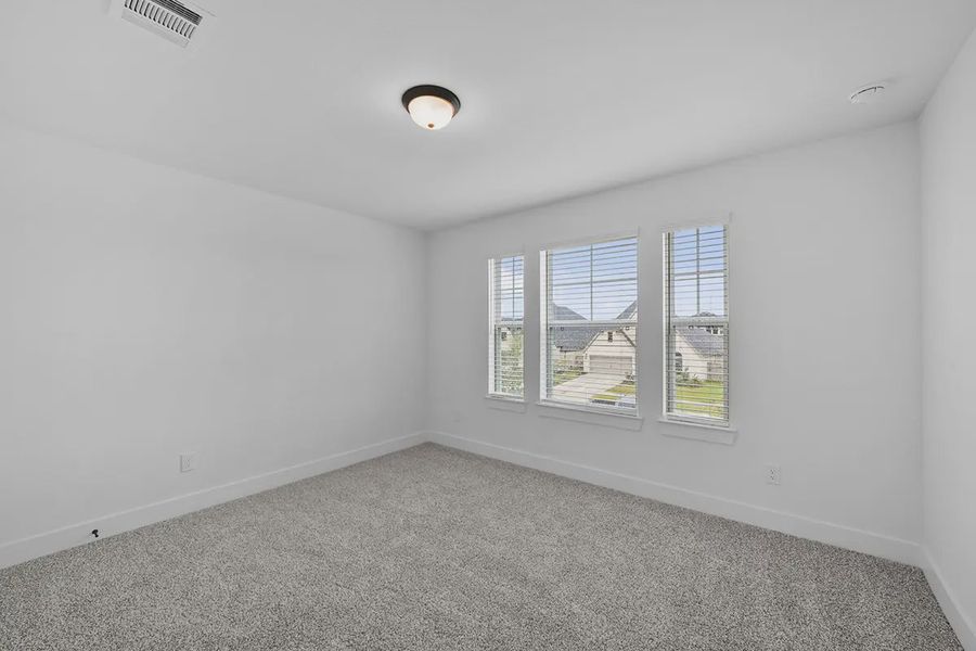 Spacious, unfurnished interior of a new home in Grange, Katy (Image 33).