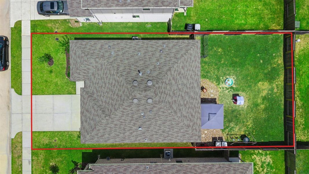 Exterior details and patio area of a home in , Alvin (Image 23).